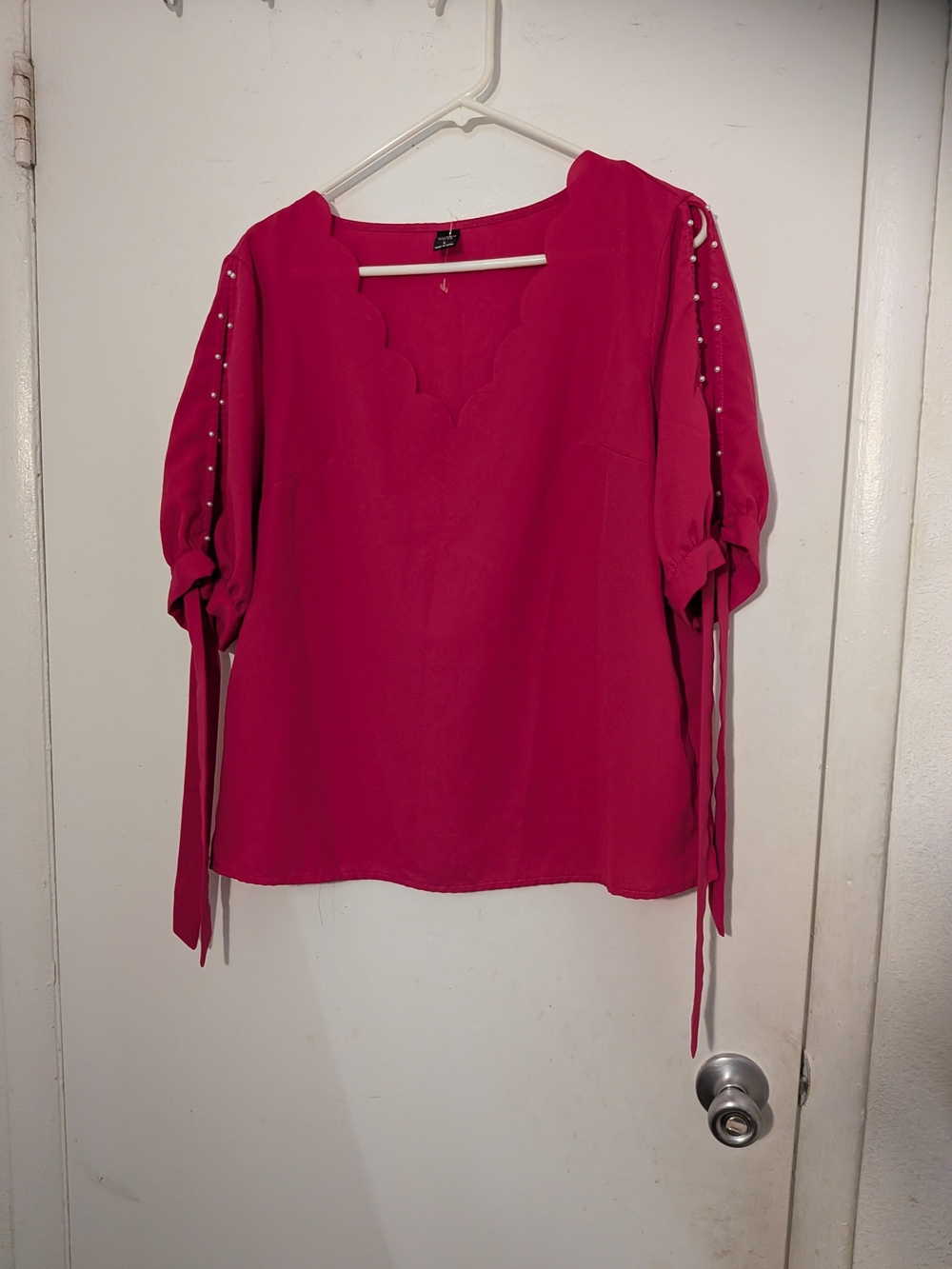 Scalloped V-Neck Tie-Sleeve Blouse in Fuchsia